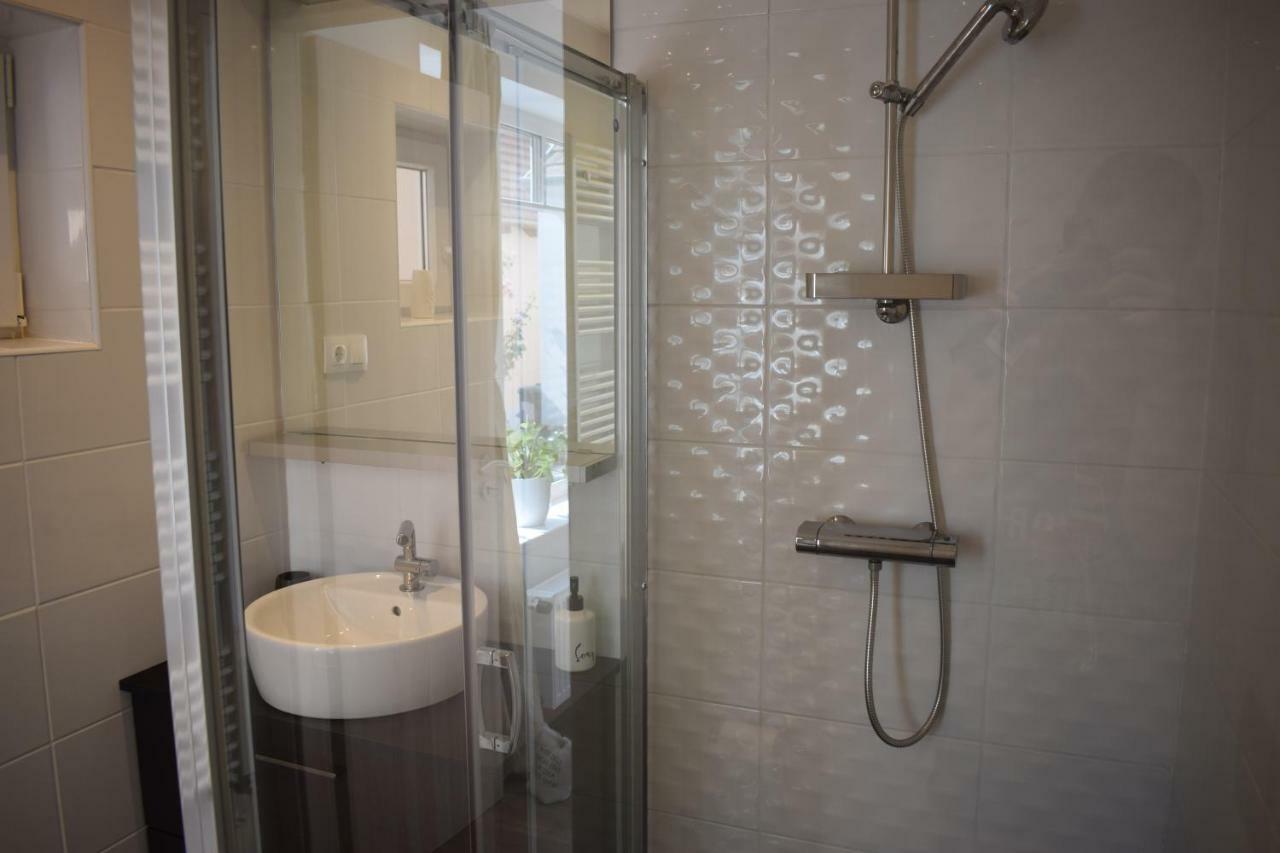 Buborek Apartman Tata Exterior foto